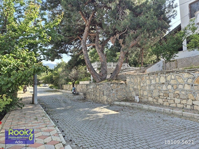 ÇAMLIKEVLERDE SATILIK TRİPLEKS MÜSTAKİL EV - Görsel 6