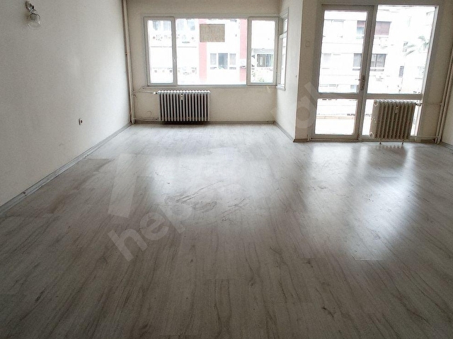 güzelyalı cadde üzeri köşe klasik 3+1 135 m2 boş daire