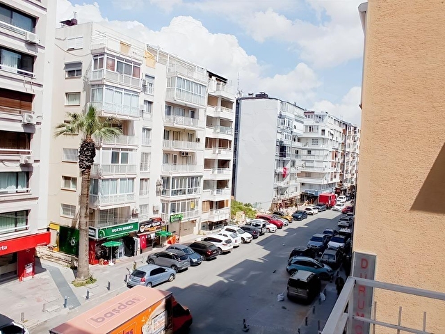 güzelyalı cadde üzeri köşe klasik 3+1 135 m2 boş daire - Görsel 8