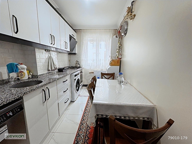 EVKON YAPIDAN CADDE DİBİ 82 M2 ÖN CEPHE İSKANLI 2+1 ARA KAT - Görsel 14