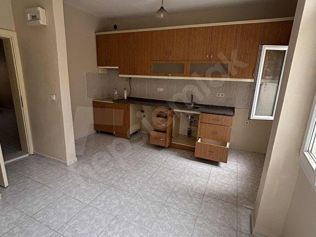 Urla yeraltı Mahallesinde giriş katta bahçeli kiralık ofis - Görsel 2