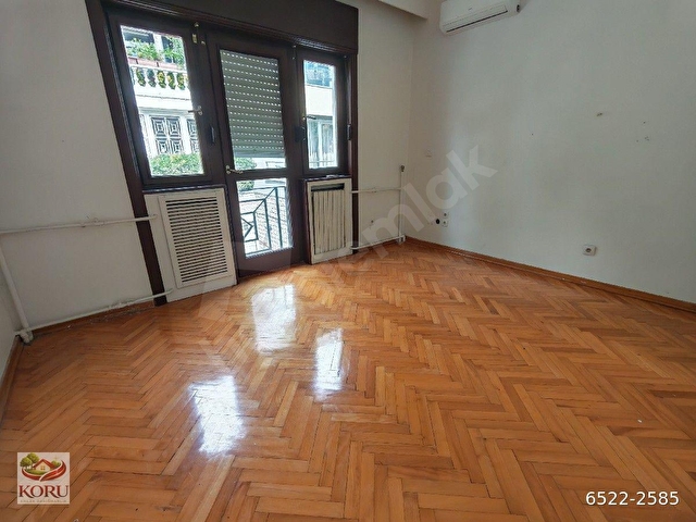 Zorlu Center Yakını | 600 m² Brüt |  Havuzlu | 2 Teraslı | 6+2 Lüks Müstakil Villa - Görsel 11
