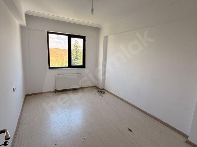 KARAKAYA EMLAK OFİSİNDEN İSTİKLAL’DE KİRALIK DAİRE - Görsel 10