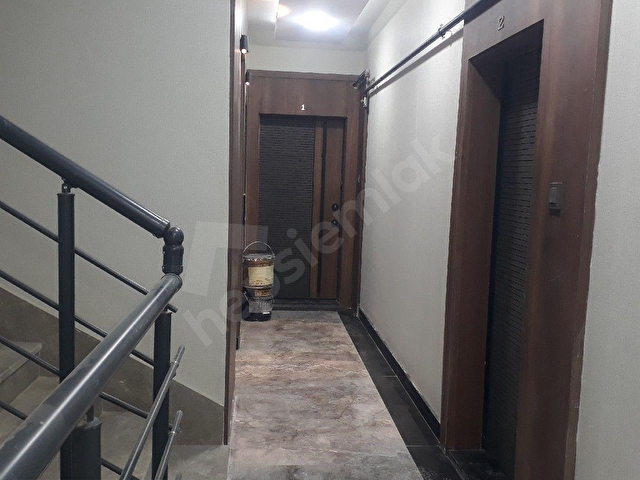 !!!DİKMENDE SIFIR SÜPER-LÜKS CADDE DİBINDE YOKUŞ ISTEMEYENLERE SÜPER SEÇENEK 1+1Daire kombili asansr - Görsel 3