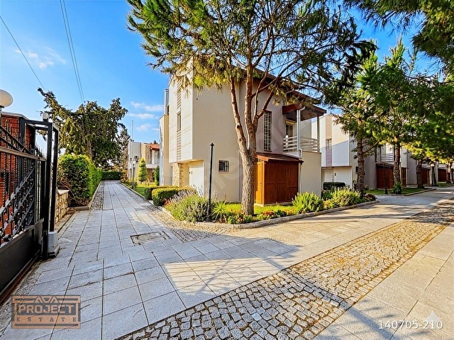 Kuşadası Davutlarda Havuzlu site içersinde 3+1 Villa - Görsel 5