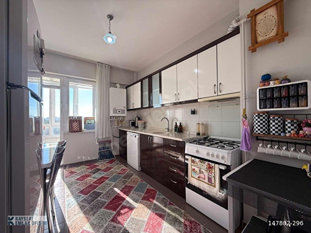 MİTHATPAŞA MAH.3+1 SATILIK FERAH ARA KAT DAİRE - Görsel 8