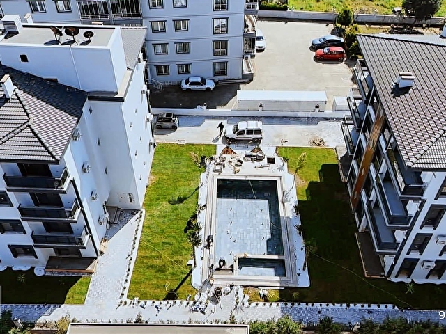 BERK EMLAKTAN MENDERES ALTINTEPEDE SİTE İÇİ SATILIK 3+1 DAİRE - Görsel 3