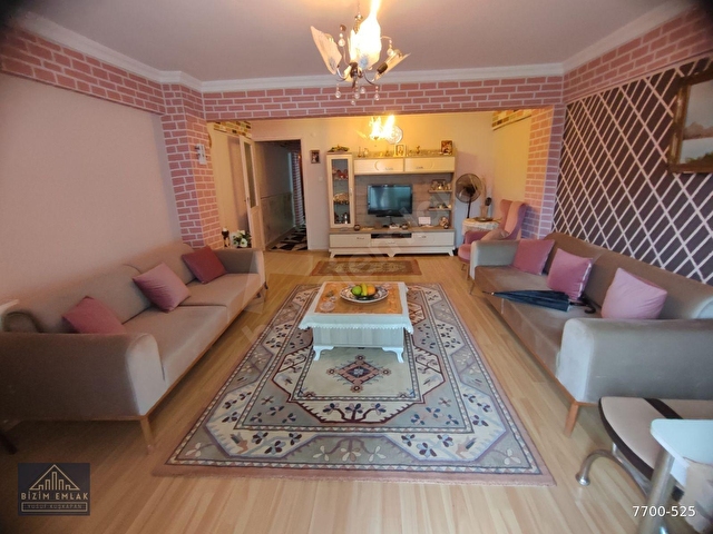 BORNOVA KUCUKPARK TA SATILIK 2+1 DAİRE