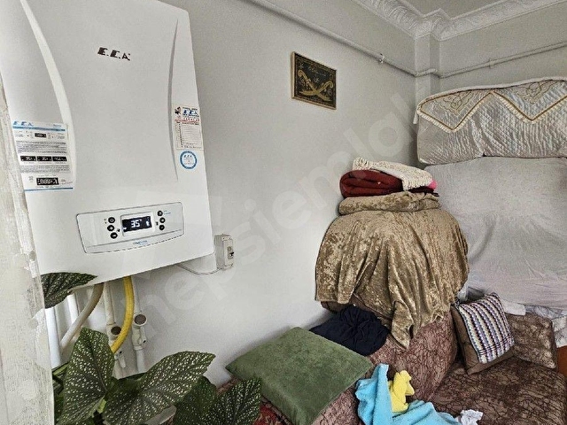 şehremini medan. de Satılık daire 2+1 1 kat Tramvay durağı 3Dk yürüme mesafesinde - Görsel 3