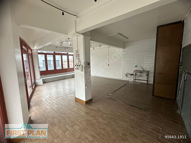 First Planden Reşitpaşada Köşe Konumda Devirsiz Kiralık Dükkan - Görsel 12