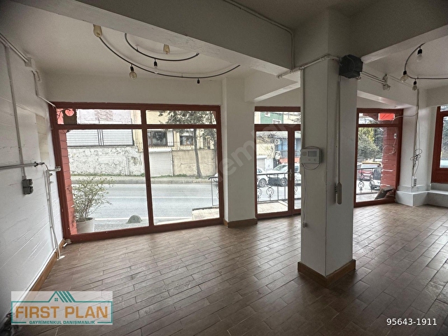 First Planden Reşitpaşada Köşe Konumda Devirsiz Kiralık Dükkan - Görsel 14
