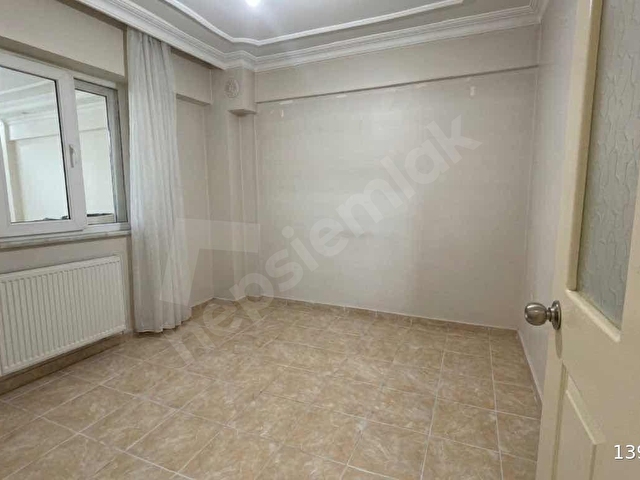 2008 YAPIMI ZEMİNDEN ASANSÖRLÜ 3+1 AÇIK MUTFAKLI FIRSAT DAİRE - Görsel 2