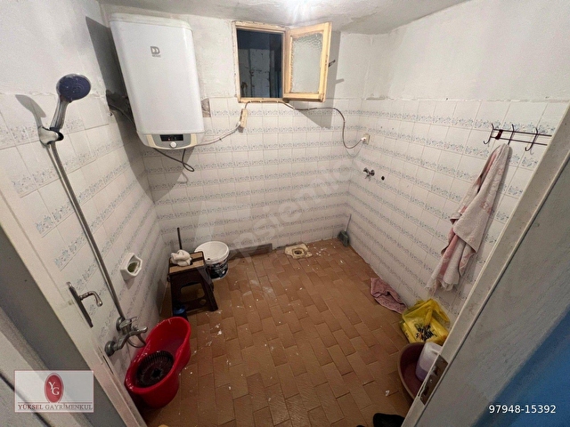 YÜKSELDEN SATILIK EDREMİT MERKEZDE AYRI MUTFAK KAÇMAZ FIRSAT 2+1 DAİRE - Görsel 10