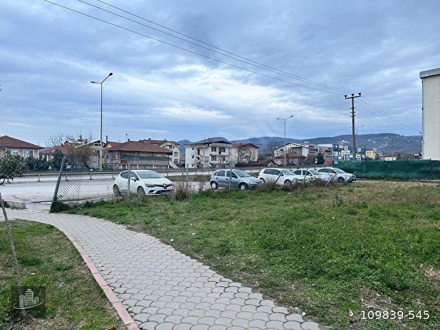 HENDEK ÇARŞI İÇERİSİNDE DAİRE HAKLI HİSSE - Görsel 2