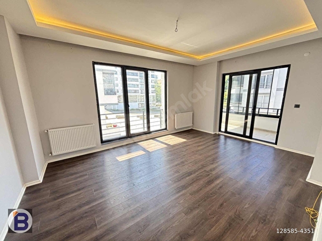 BULUT EMLAKTAN MUTFAK SALON AYRI KİRALIK 2+1 DAİRE