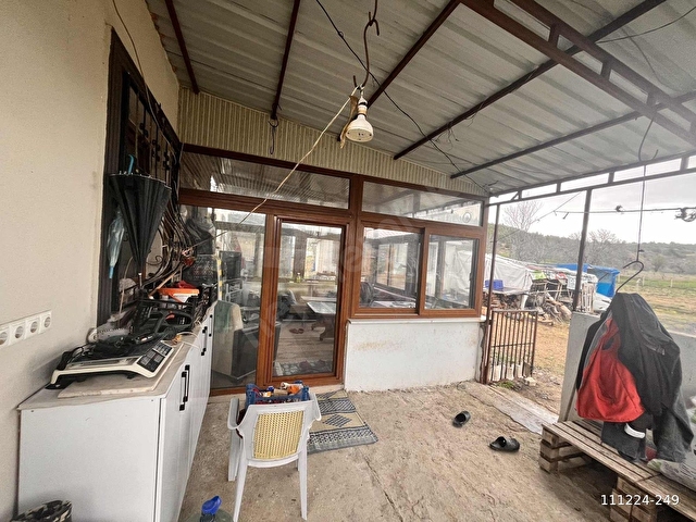 Banaz Hatipler köyünde 5800m2 Müstakil 2 adet Ev ve Tarla - Görsel 13