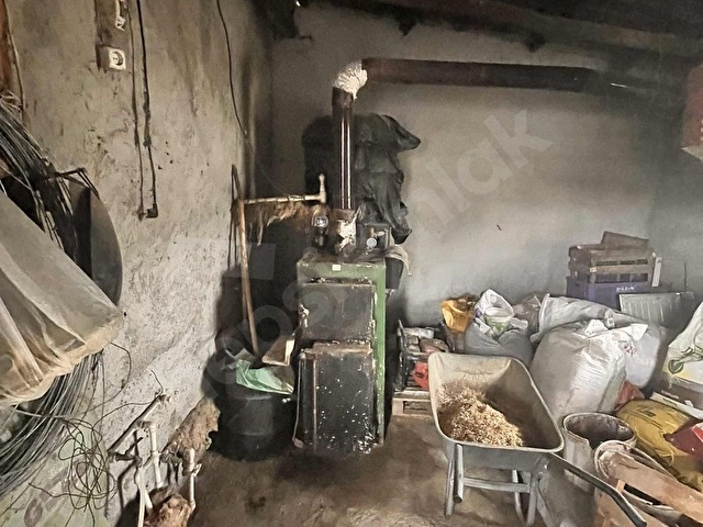 Banaz Hatipler köyünde 5800m2 Müstakil 2 adet Ev ve Tarla - Görsel 18