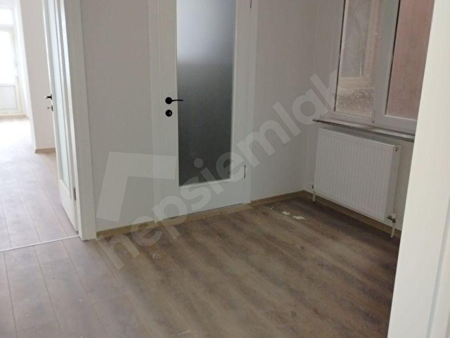 TURYAP BANDIRMADAN ÇARŞI MERKEZDE TADİLATLI DAİRE - Görsel 2
