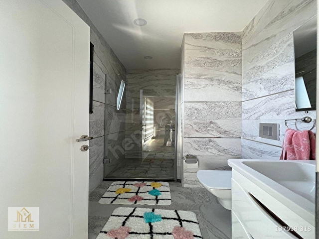 BEYLİKDÜZÜNDE AİLE KONFORU VE LÜX YAŞAM BİR ARADA 5+2 VİLLA !! - Görsel 10
