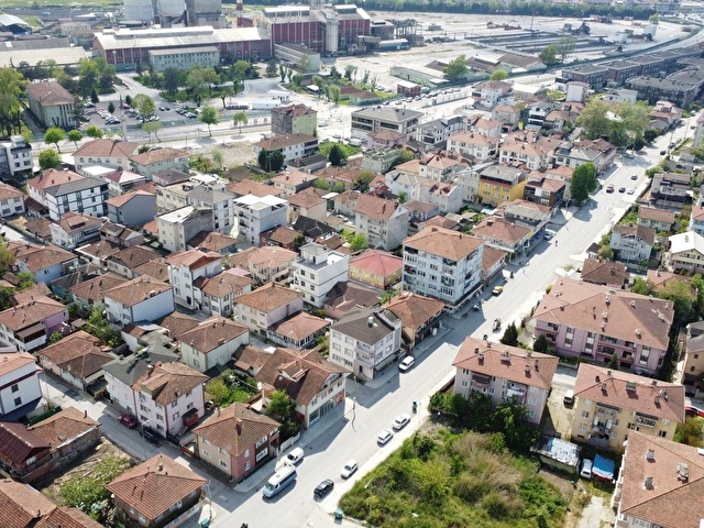 Merkezi Lokasyon, Geniş Plan! Ak Sokakta 3+1 Ara Kat Daire - Görsel 3