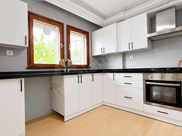 Üsküdar Çengelköy Ata-2 Sitesinde 300 m2 Tripleks Tekli Villa - Görsel 13
