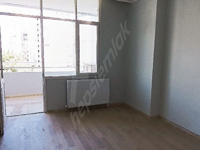 HUZUREVLERİ SEMT PAZARINA YAKIN 3+1 EKSTRALİ KOMBİLİ PARK MANZARALI - Görsel 2