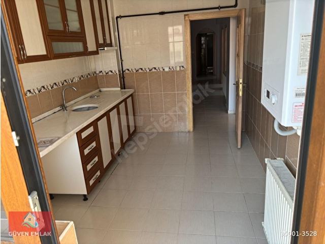 GÜNEŞEVLER MAHALLESİNDE ORTA KATTA 3+1 KİRALIK DAİRE