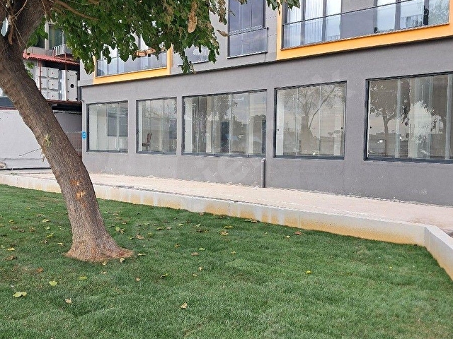 BAKIRKÖY SAHİL KENEDY CAD.SIFIR  KİRALIK  DÜKKAN BAHÇE KULLANIMLI 400M2
