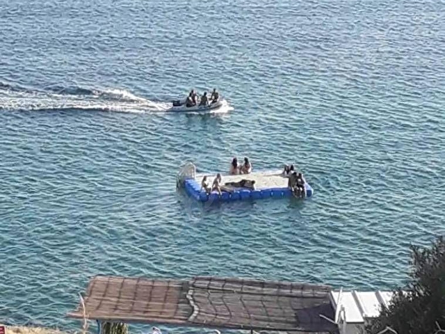 Akvaryum koyunda denize sıfır 4 katlı sahibinden satılık - Görsel 9