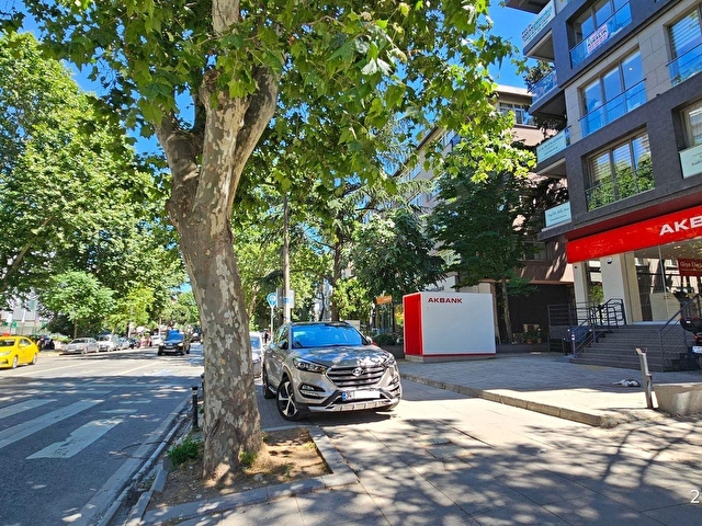 Bağdat caddesi üzerinde 3 yıllık binada 3+1 işyeri - Görsel 3
