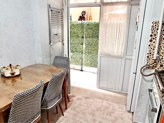 SAHİBİNDEN TRAMVAYA ÇOK YAKIN TEMİZ 3+1 DAİRE - Görsel 12