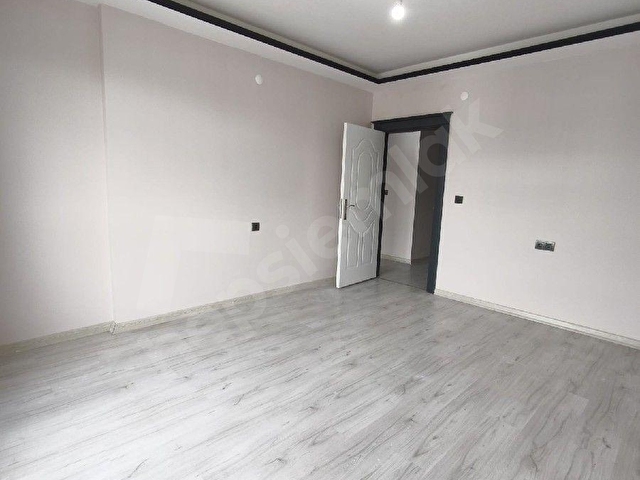 ERCİŞTE KIŞLA MAHALLESİNDE KİRALIK 2+1 DAİRE - Görsel 16