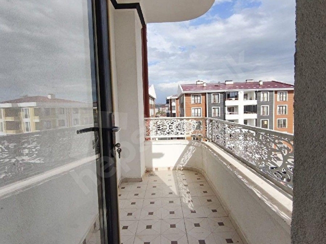 ERCİŞTE KIŞLA MAHALLESİNDE KİRALIK 2+1 DAİRE - Görsel 13