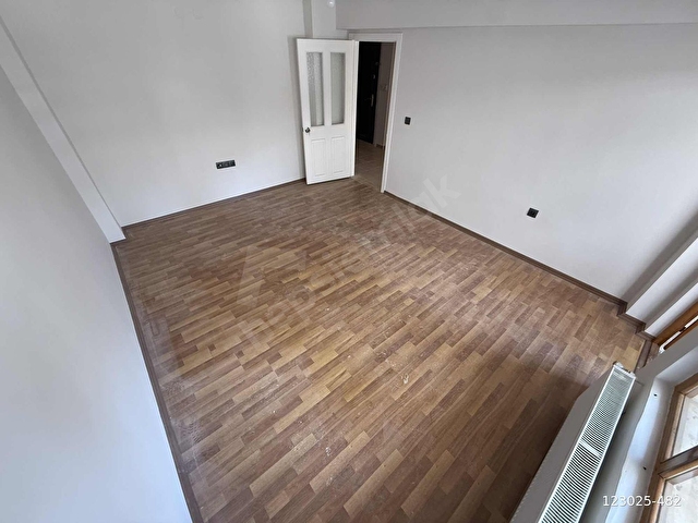 30 AĞUSTOS MAHDE ARA KAT 2+1 SATILIK DAİRE - Görsel 3