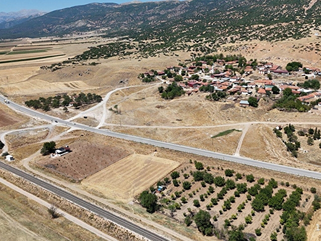 Dinar Yaka Köyü Yatırıma Uygun Satılık Tarla 5000 m² - Görsel 19