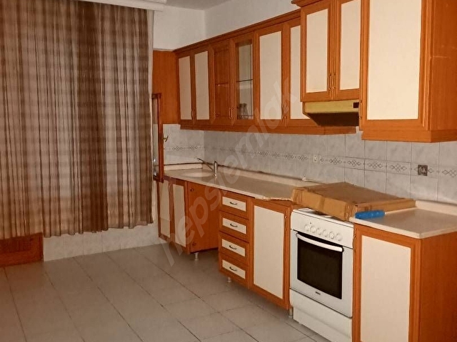 ÖĞRENCİYE ÜNİVERSİTEYE YAKIN 2+1 KİRALIK 140 M2 DAİRE