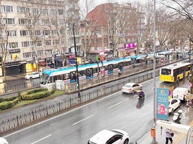 Fatih Millet Cadde Üstünde İş Yerine ve Eve Uygun KiralıkAsansörlü Daire - Görsel 24