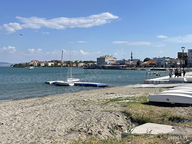 ÇANDARLIDA DENİZE 5 DAKİKA FUL EŞYALI AZ KULLANILMIŞ DAİRE