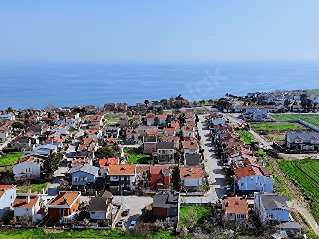 SİLİVRİ KLASSİS MEVKİİNDE SATILIK 320 M2 E5 CEPHELİ VİLLA ARSASI - Görsel 25