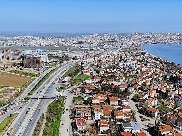 SİLİVRİ KLASSİS MEVKİİNDE SATILIK 320 M2 E5 CEPHELİ VİLLA ARSASI - Görsel 5