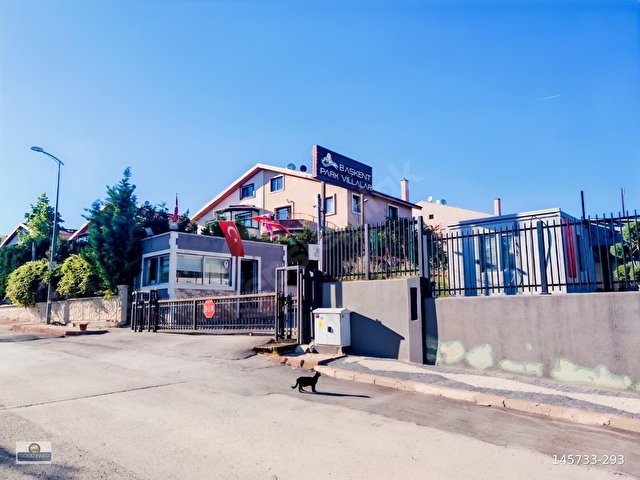 Ankara Park Caddesi Başkent Park Villaları Satılık 5+1 Villa