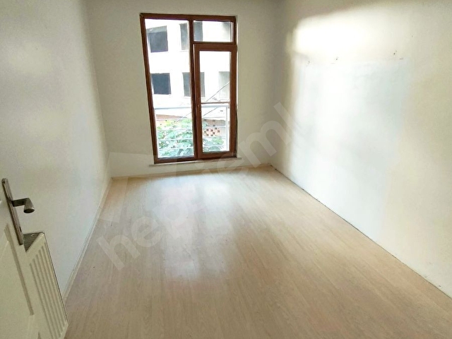 KAĞITHANE HARMANTEPEDE SATILIK 2+1 BALKONLU KOT-1 DAİRE. - Görsel 8