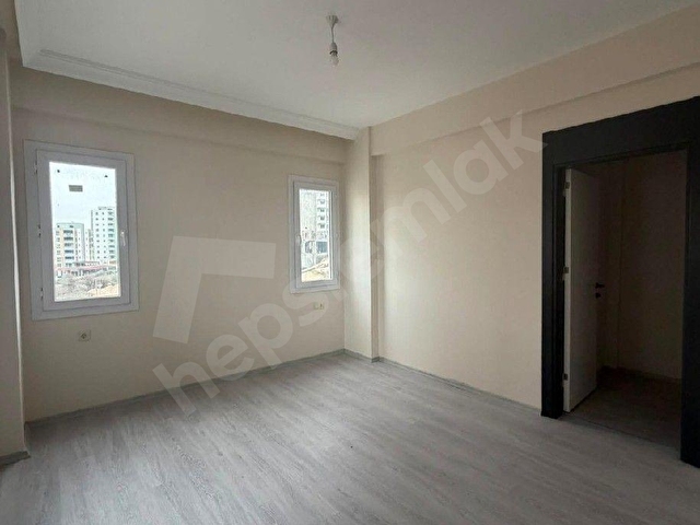 2+1 KAPALI MUTFAK GENİŞ OTURUMLU İSKANLI HASARSIZ KREDİYE UYGUN SATLIK DAİRE - Görsel 8