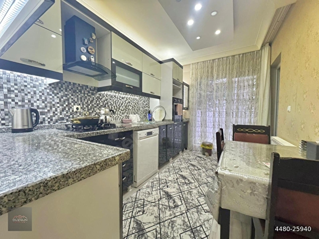 DÜZGÜN EMLAKTAN MERKEZİ KONUMDA FULL YAPILI GENİŞ VE FERH 4+1 DAİRE - Görsel 6