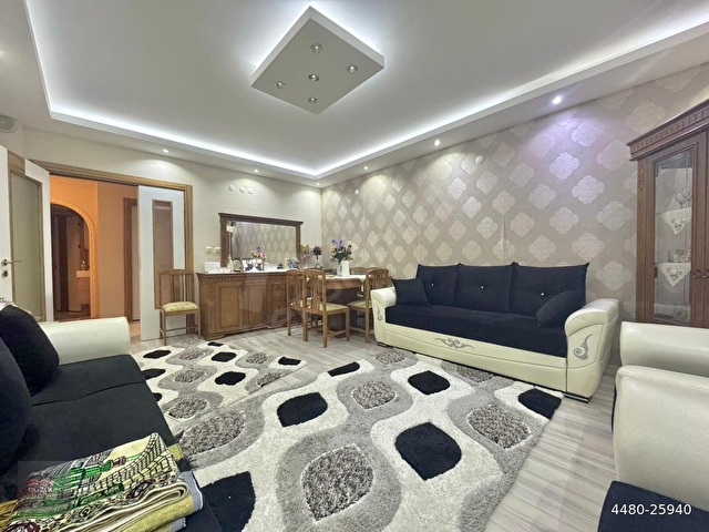 DÜZGÜN EMLAKTAN MERKEZİ KONUMDA FULL YAPILI GENİŞ VE FERH 4+1 DAİRE - Görsel 3