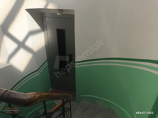 Cihangirde İstanbulun En Güzel Deniz ve Şehir Manzaralı Teraslı Tarihi Binada Asansörlü Şömineli - Görsel 28