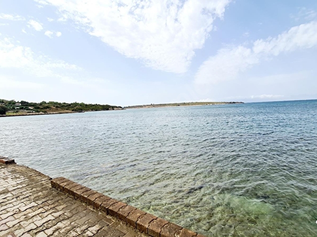 ÇEŞME ILDIR MEVKİNDE DENİZE 350 METRE MESAFEDE SATILIK 525 M2 KONUT İMARLI DEĞERLİ MÜSTAKİL ARSA