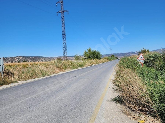 MANİSA MURADIYEDE MERKEZIN DÍBÍNDE 8.850 M2 TARLA M2 2.400 TL - Görsel 11