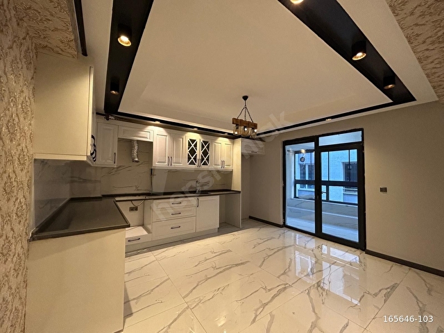 KUMLUBEL MH. ESENLİ YAKINI İSKANLI ULTRA GENİŞ SATLIK 3+1 DAİRE