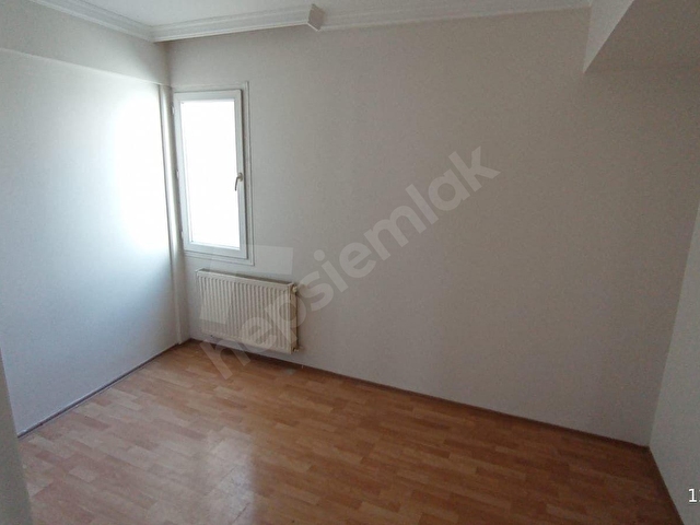 GÜZELYALININ MERKEZİNDE, İÇİ BAKIMLI, OTOPARKLI, BALKONLU, 3+1 - Görsel 15